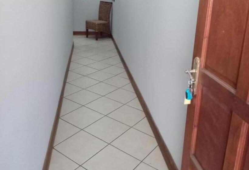 غرفة كلاسيكية ثلاثية, Grand Central Guesthouse