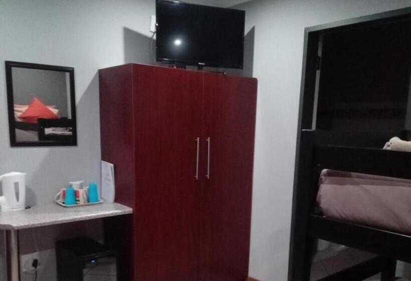 غرفة قياسية ثلاثية, Grand Central Guesthouse