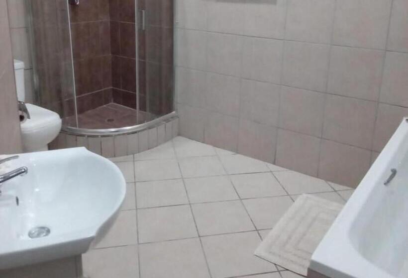 غرفة أساسية رباعية, Grand Central Guesthouse