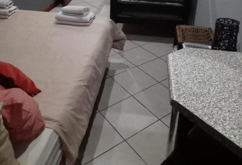 غرفة أساسية رباعية, Grand Central Guesthouse
