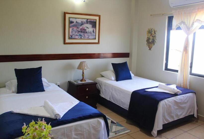 آپارتمان 3 خوابه, Hostal Romy