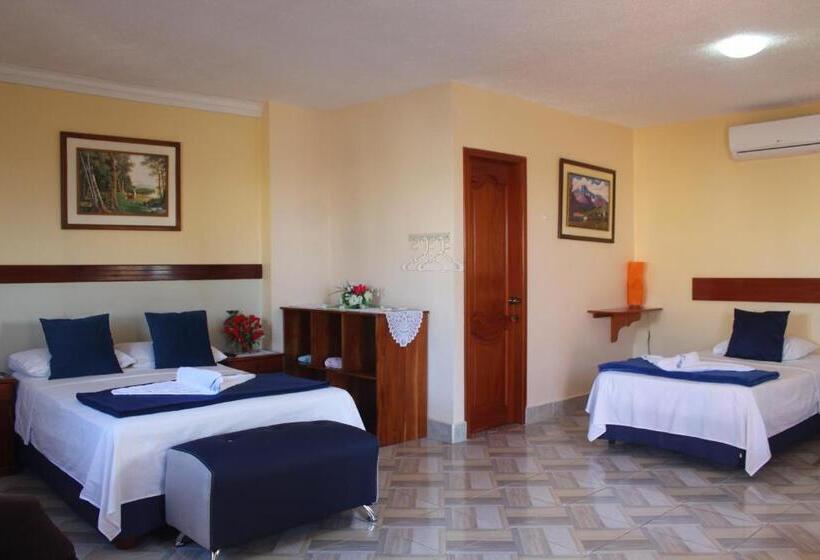 سوییت خانوادگی, Hostal Romy