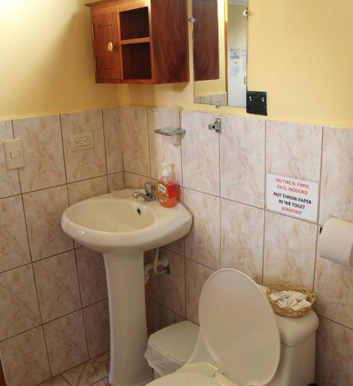 اتاق استاندارد چهار تخته, Hostal Romy