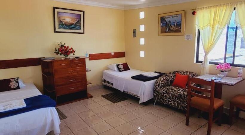 اتاق استاندارد چهار تخته, Hostal Romy
