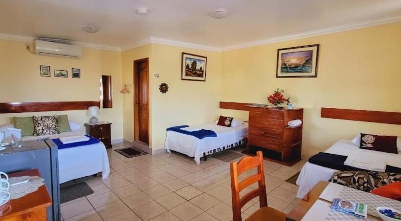 اتاق استاندارد چهار تخته, Hostal Romy