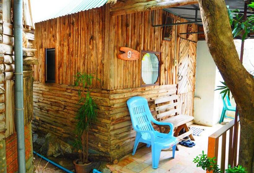 بانگلوی استاندارد, Three J Guesthouse