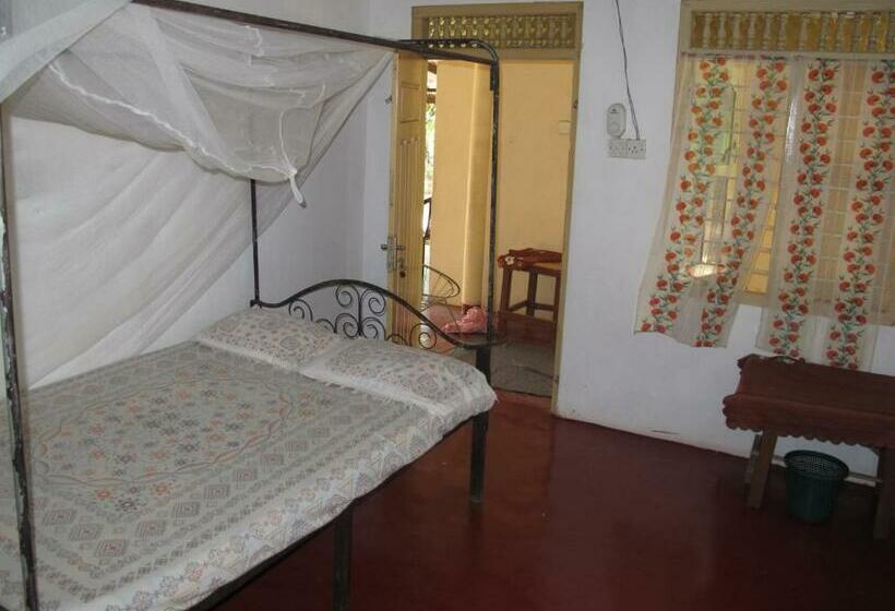 اتاق اکونومی, Gopalapuram Guest House