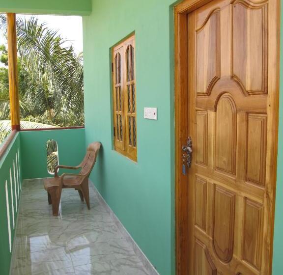 اتاق لوکس, Gopalapuram Guest House