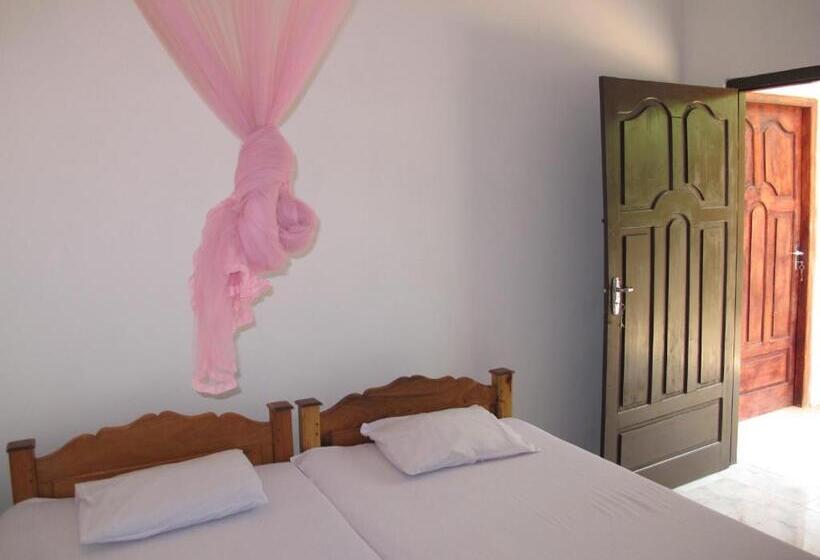 اتاق لوکس, Gopalapuram Guest House