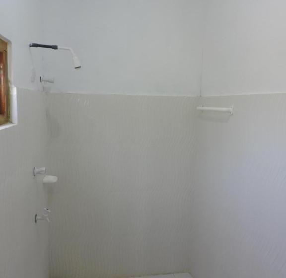 اتاق استاندارد چهار تخته, Gopalapuram Guest House