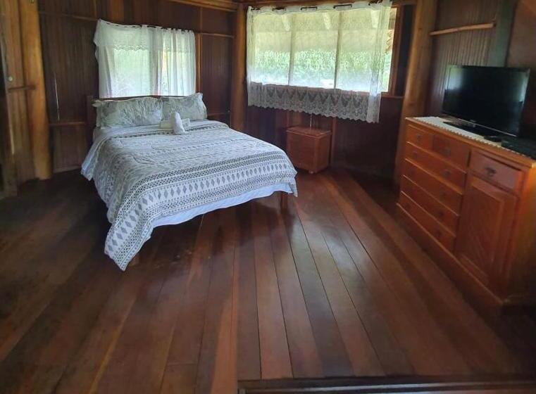 کلبه ییلاقی, Pousada E Hostel Caminho De Santiago