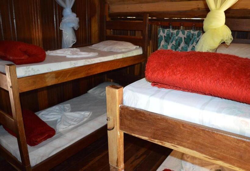 اتاق استاندارد چهارنفره با سرویس بهداشتی مشترک, Pousada E Hostel Caminho De Santiago