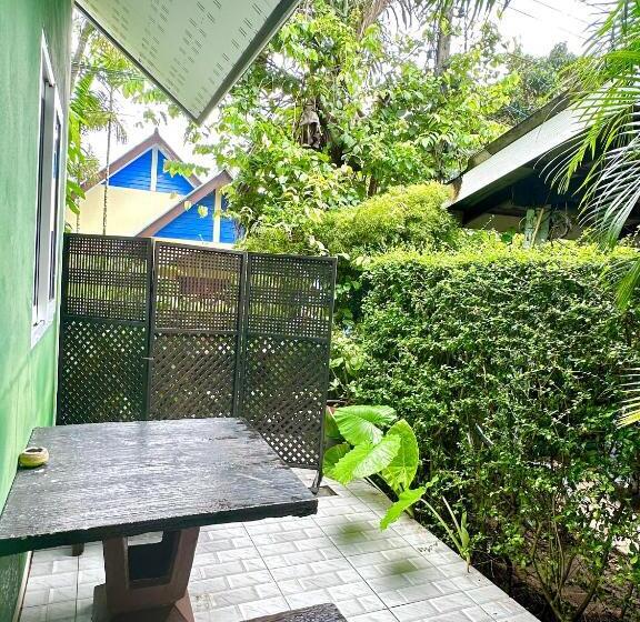 اتاق استاندارد با چشم‌انداز باغ, Suntalee House