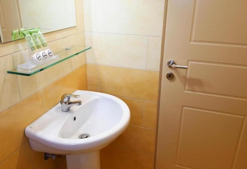 استودیوی استاندارد با چشم‌انداز دریا, Guest House Suga 1