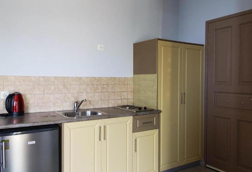 استودیوی استاندارد با چشم‌انداز دریا, Guest House Suga 1