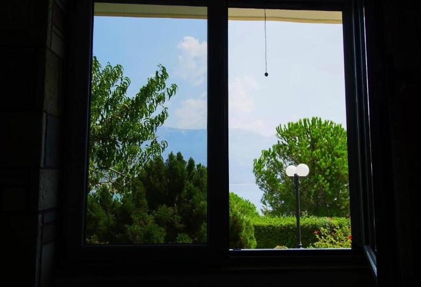 استودیوی استاندارد با چشم‌انداز دریا, Guest House Suga 1
