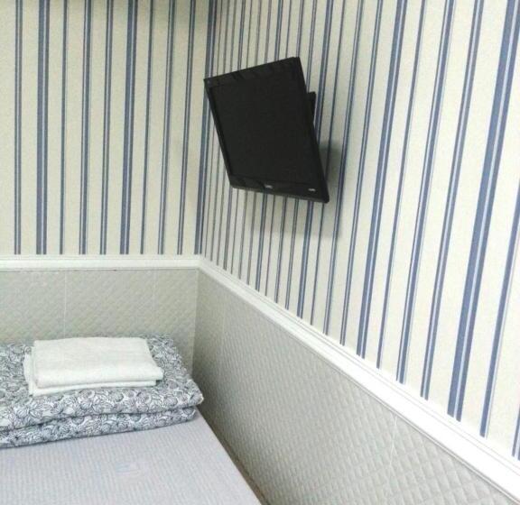 اتاق استاندارد یک نفره, K&b Hostel