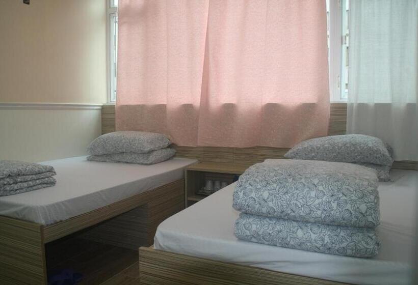 سوییت خانوادگی, K&b Hostel
