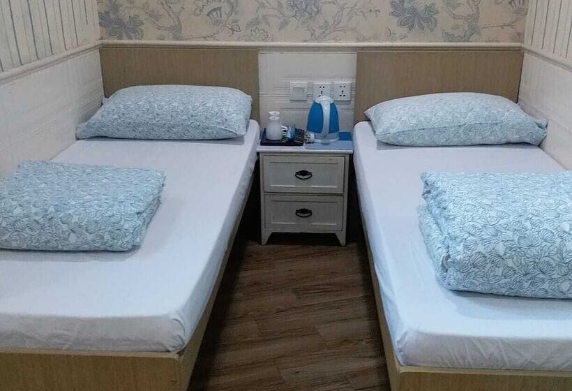 اتاق استاندارد سه نفره, K&b Hostel