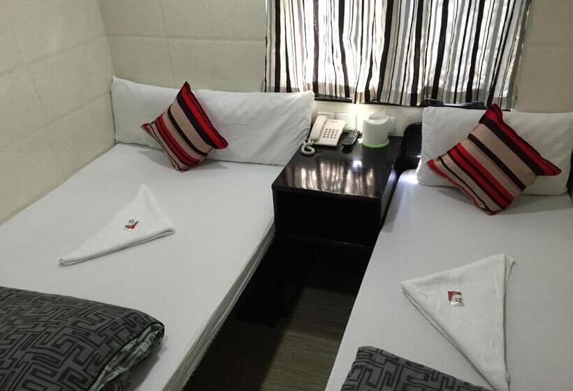 اتاق استاندارد سه نفره, Prestige Guesthouse
