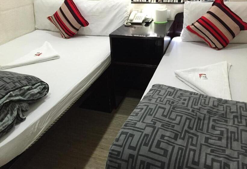 اتاق استاندارد سه نفره, Prestige Guesthouse