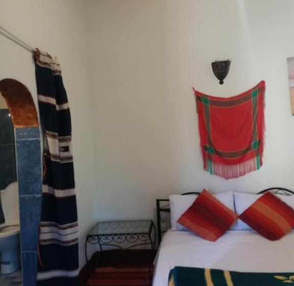 اتاق استاندارد سه نفره, Kasbah Les Nomades