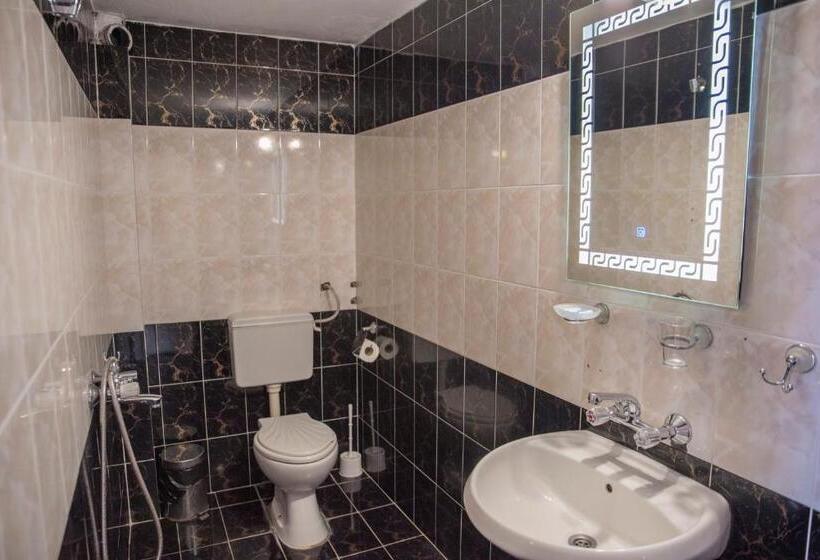اتاق استاندارد با بالکن, Guest House Grozdan