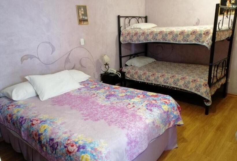 اتاق خانوادگی, Latacunga Hostel