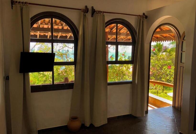 سوییت جونیور با بالکن, Pousada Colibri