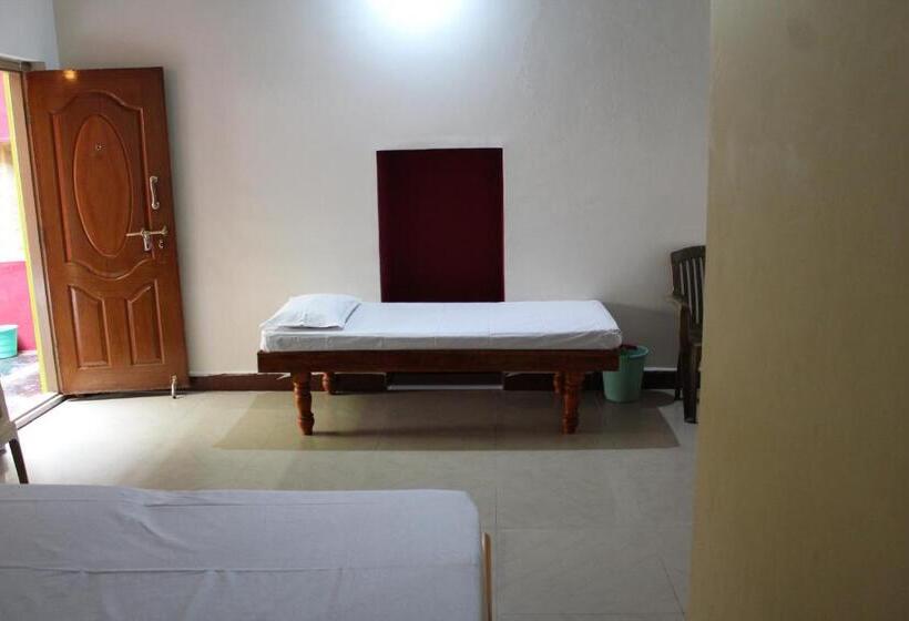اتاق استاندارد سه نفره, Riverside Homestay