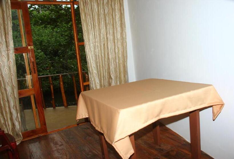 Standard Room Superior Floor, Seasons Four