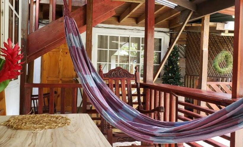 اتاق استاندارد, Hostal Cecilia