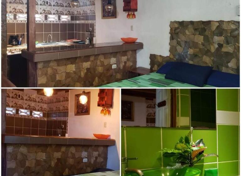 اتاق استاندارد, Hostal Cecilia