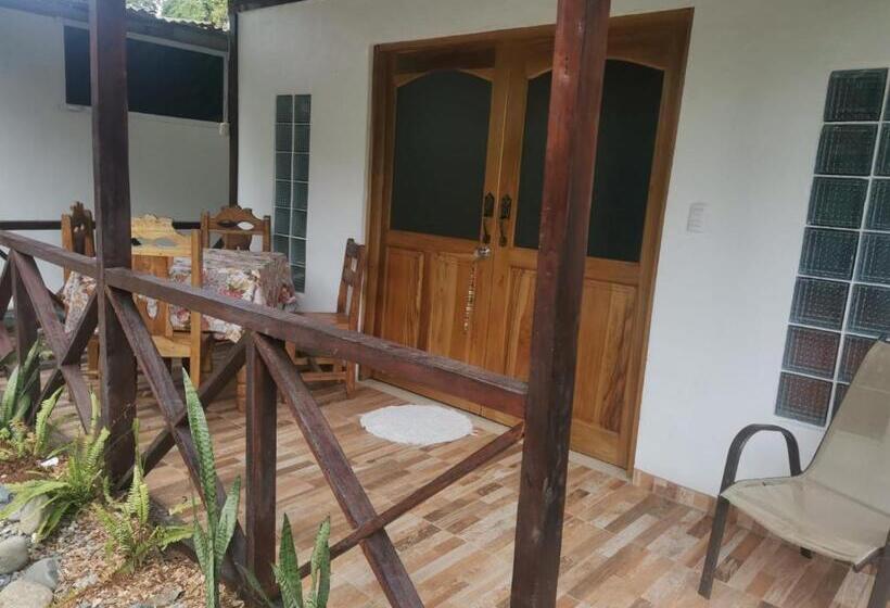 اتاق خانوادگی, Hostal Cecilia