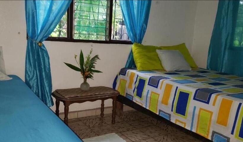 خانه 1 خوابه, Hostal Cecilia