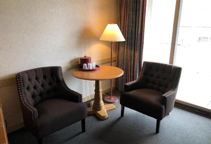 سوییت جونیور با بالکن, Paddle Wheel Inn