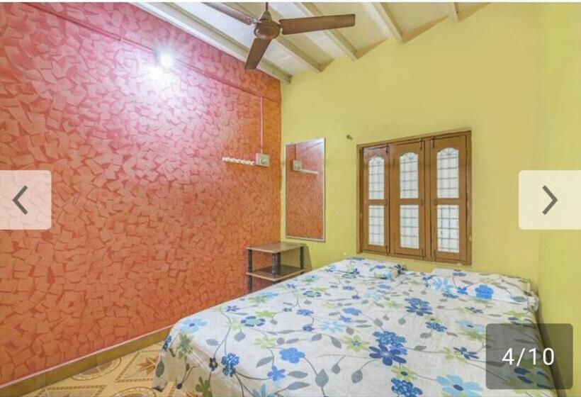 Deluxe room with river view, Archana Guest House River View