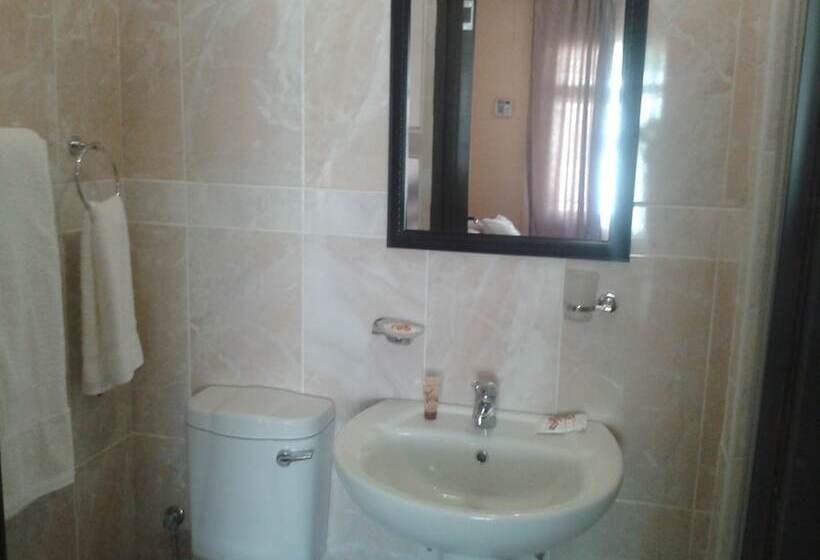 اتاق خانوادگی, Valley View Lodge