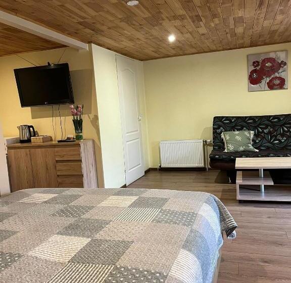 سوییت خانوادگی, Viesu Nams Pupa