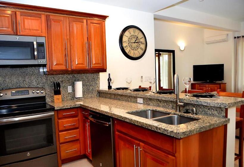 آپارتمان 3 خوابه, The Villas At Cocoplum