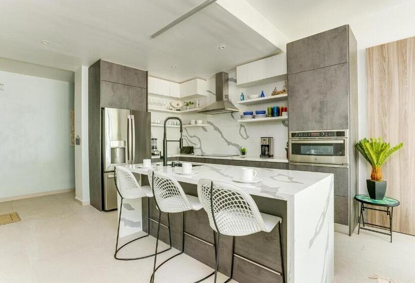 آپارتمان 3 خوابه با چشم‌انداز دریا, The Villas At Cocoplum