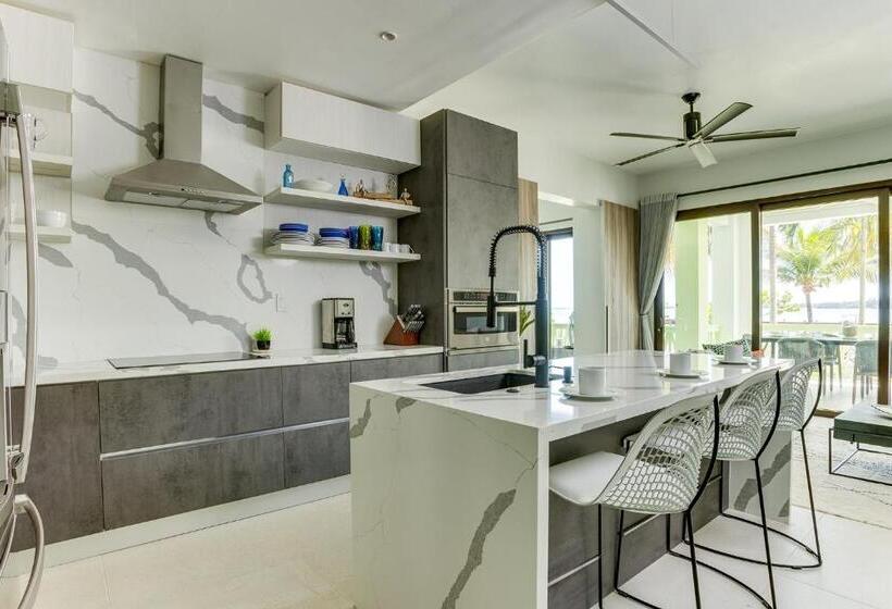آپارتمان 3 خوابه با چشم‌انداز دریا, The Villas At Cocoplum