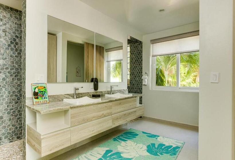 آپارتمان 3 خوابه با چشم‌انداز دریا, The Villas At Cocoplum