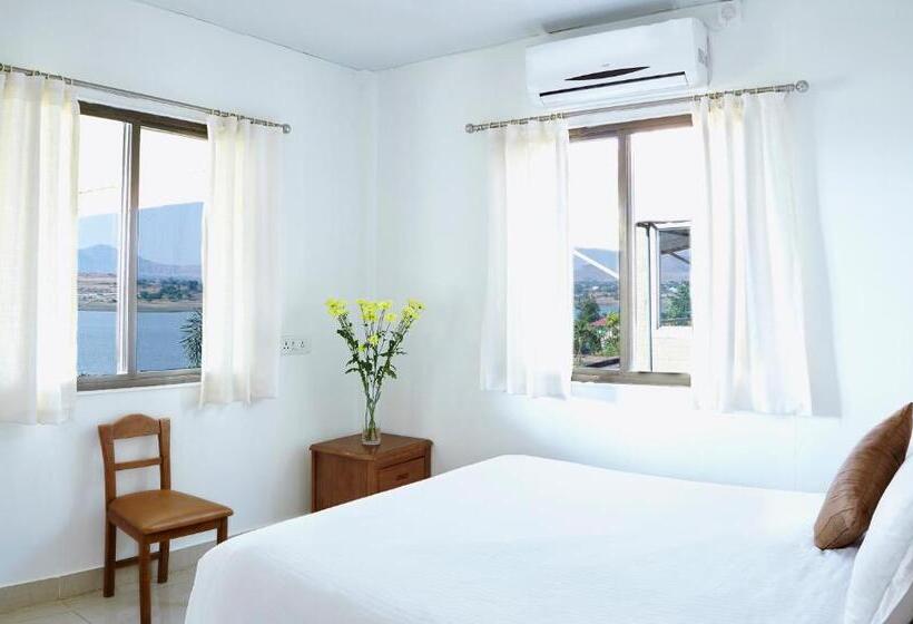 استودیو خانوادگی, Savana Lake Resort