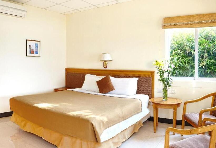 استودیو خانوادگی, Savana Lake Resort