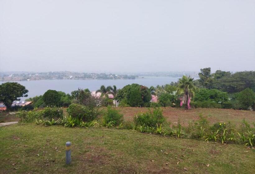 بانگلوی استاندارد با چشم‌انداز دریا, Savana Lake Resort