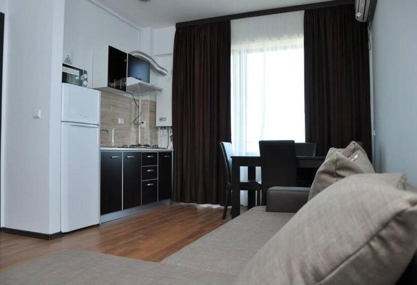 استودیوی استاندارد, Mamaia Summerland Apartments
