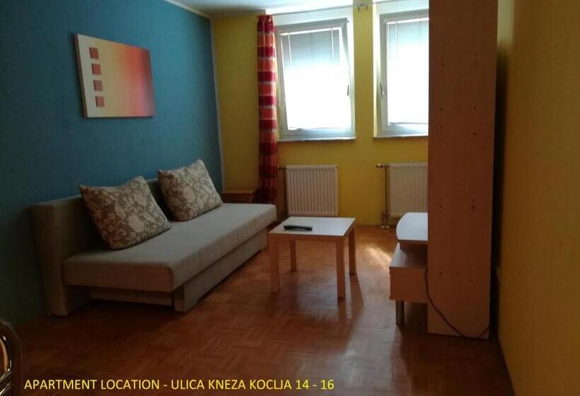 آپارتمان 1 خوابه, Anna House