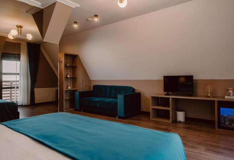 استودیوی لوکس, Boutique Hotel Cattaleya