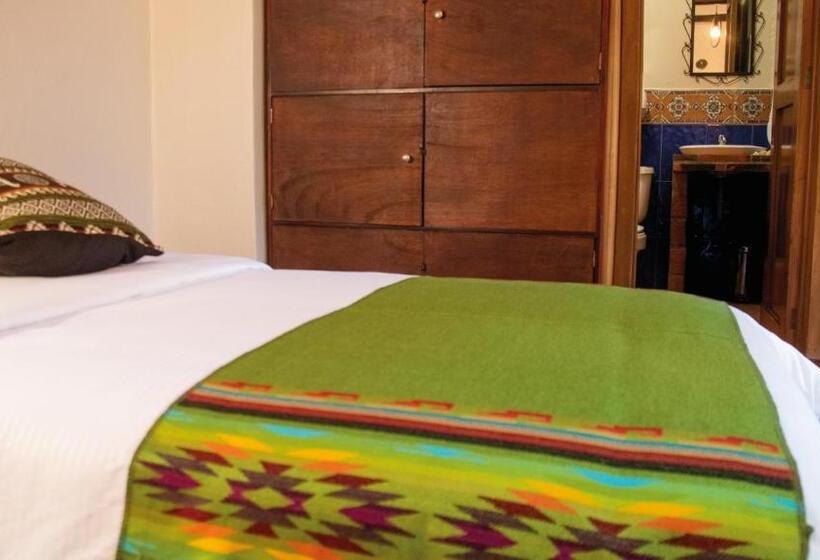 اتاق کلاسیک چهارنفره, Hostal Restaurant La Cigale